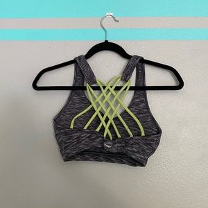 Sports bra with cute back